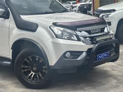2017 Isuzu MU-X LS-T