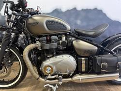 2018 Triumph BONNEVILLE BOBBER GREY