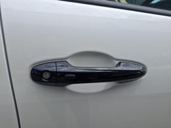 2025 Toyota Hilux SR5 48V