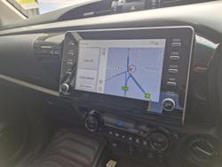 2025 Toyota Hilux SR5 48V