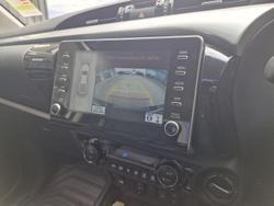 2025 Toyota Hilux SR5 48V