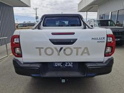 2025 Toyota Hilux SR5 48V