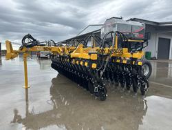 0 SERAFIN ULTISOW NARROW FOLD SINGLE DISC SEEDER NEW YELLOW