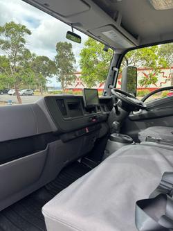 2025 Isuzu N Series NNR 45-150 Vanpack