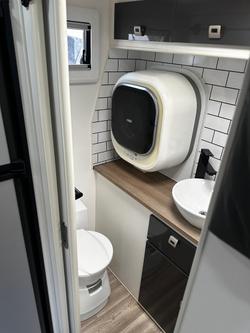 2019 JB Caravans Gator X 17'10 Single Axle Cafe Dinette