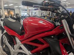 2009 Suzuki SFV650 GLADIUS Red
