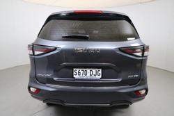 2022 Isuzu MU-X LS-M