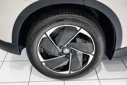 2025 MG MGS5 EV Essence 49