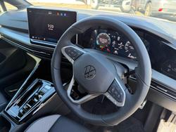 2025 Volkswagen Golf 110TSI R-Line