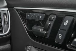 2016 INFINITI Q30 Sport Premium