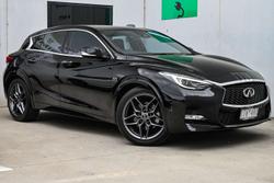 2016 INFINITI Q30 Sport Premium