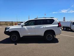 2021 Toyota Prado DSL WGN AT GXL Glacier White