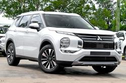 2025 Mitsubishi Outlander LS