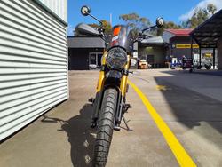 2026 Triumph Scrambler 400 XC Scrambler Grey