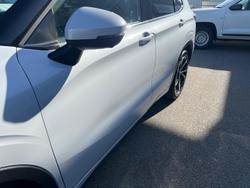 2023 Mitsubishi Outlander Exceed Tourer