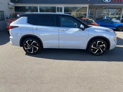 2023 Mitsubishi Outlander Exceed Tourer