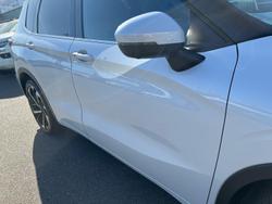2023 Mitsubishi Outlander Exceed Tourer