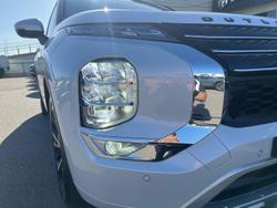 2023 Mitsubishi Outlander Exceed Tourer