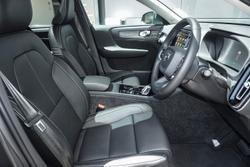 2025 Volvo XC40 Ultra B4 Bright