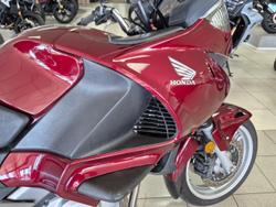 2009 Honda NT700V (Deauville) NT Red