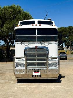 2016 Kenworth K200 Big Cab 6X4 Prime Mover **Service History**