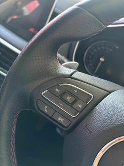 2023 MG HS Essence X