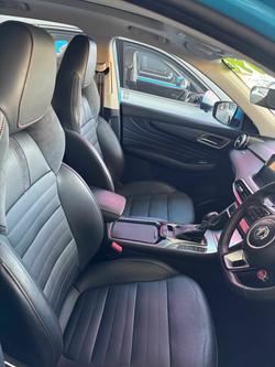 2023 MG HS Essence X