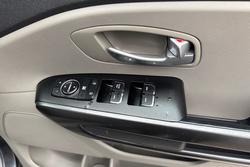 2017 Kia Carnival S