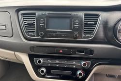 2017 Kia Carnival S