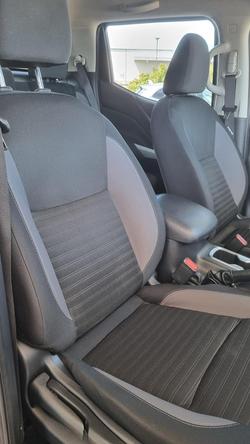 2021 Nissan Navara SL