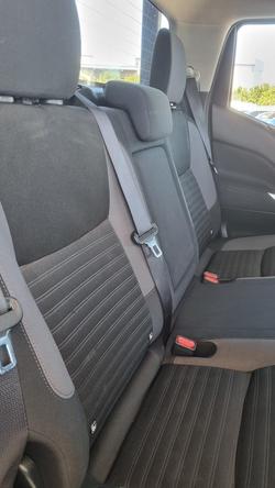 2021 Nissan Navara SL