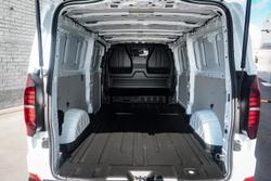 2025 Volkswagen Transporter TDI390