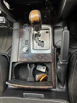 2012 Toyota Landcruiser Sahara VDJ200R MY10 4X4 Constant Glacier White