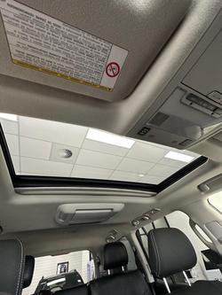 2012 Toyota Landcruiser Sahara VDJ200R MY10 4X4 Constant Glacier White