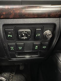 2012 Toyota Landcruiser Sahara VDJ200R MY10 4X4 Constant Glacier White