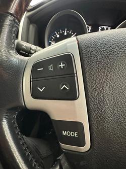 2012 Toyota Landcruiser Sahara VDJ200R MY10 4X4 Constant Glacier White