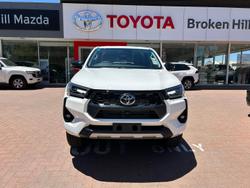 2025 Toyota Hilux SR5 48V GUN126R 4X4 Dual Range Glacier White
