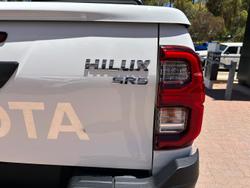 2025 Toyota Hilux SR5 48V GUN126R 4X4 Dual Range Glacier White