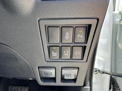 2025 Toyota Hilux SR5 48V GUN126R 4X4 Dual Range Glacier White