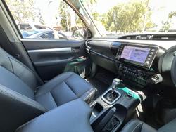 2025 Toyota Hilux SR5 48V GUN126R 4X4 Dual Range Glacier White