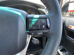 2025 Toyota Hilux SR5 48V GUN126R 4X4 Dual Range Glacier White