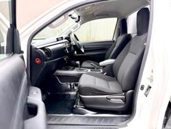 2018 Toyota Hilux Workmate TGN121R 4x2 Glacier White