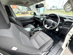 2018 Toyota Hilux Workmate TGN121R 4x2 Glacier White