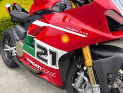 2024 DUCATI PANIGALE V2 BAYLISS 20TH ANNIV Red