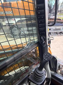 2023 CASE Tv450b