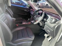 2022 MG HS Essence X