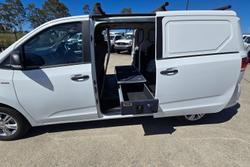 2022 LDV G10 LIFT DOOR