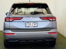2023 Mitsubishi Outlander ES
