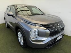 2023 Mitsubishi Outlander ES