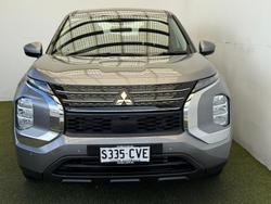 2023 Mitsubishi Outlander ES